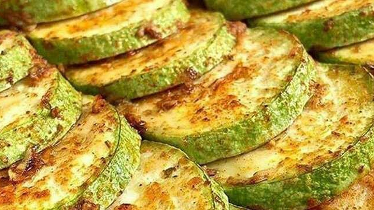 Секрет вкусных домашних кабачков раскрыт: теперь готовим только так Лето — отличное время для свежих овощей, и каба...