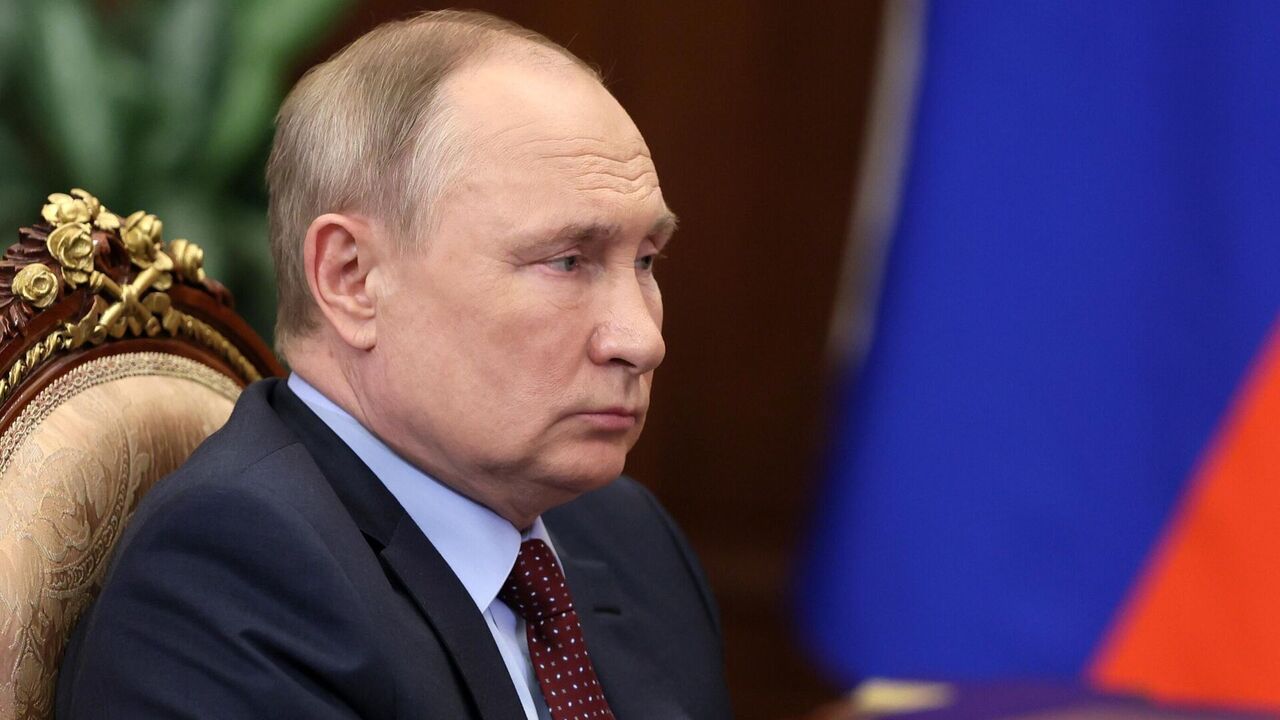 Путин дал задание ввести новую льготу для семей с детьми: на этот раз для отцов Президент России Владимир Путин заявил о необхо...