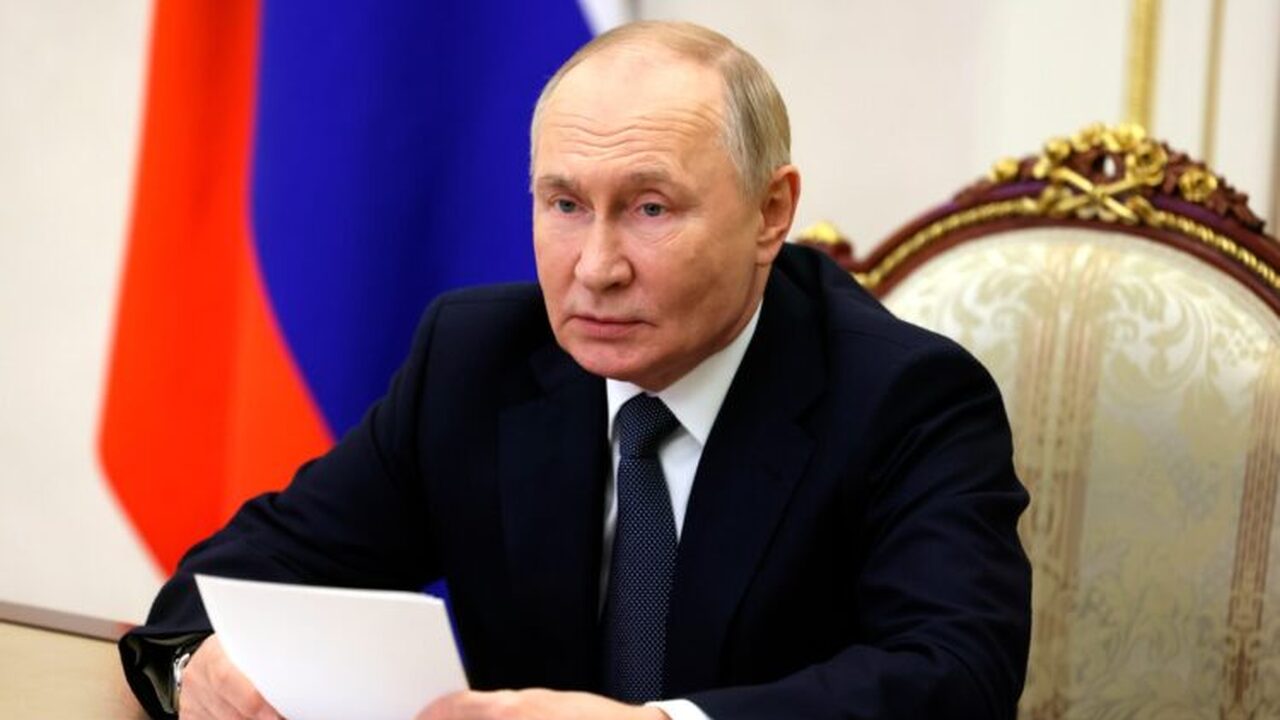 В преддверии визита Путина в Китай китайские СМ...