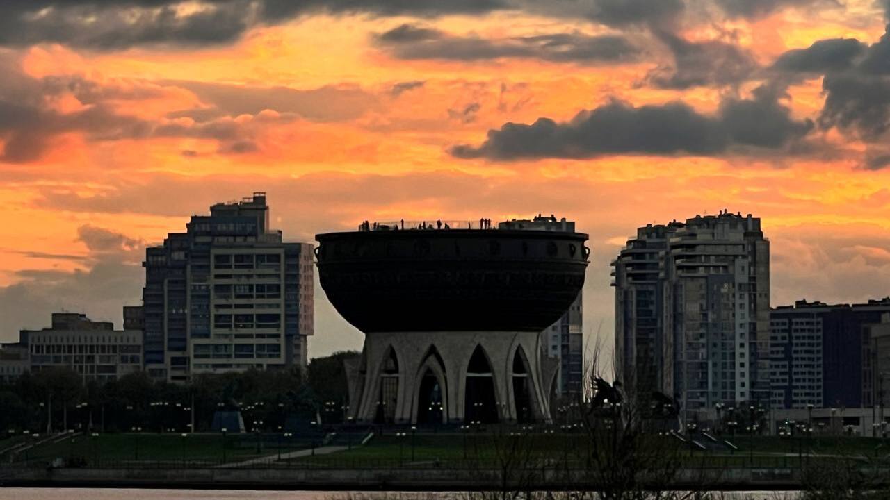 Тело женщины найдено в реке Казанке у центра «Чаша» В Казани спасатели извлекли из реки Казанки тел...