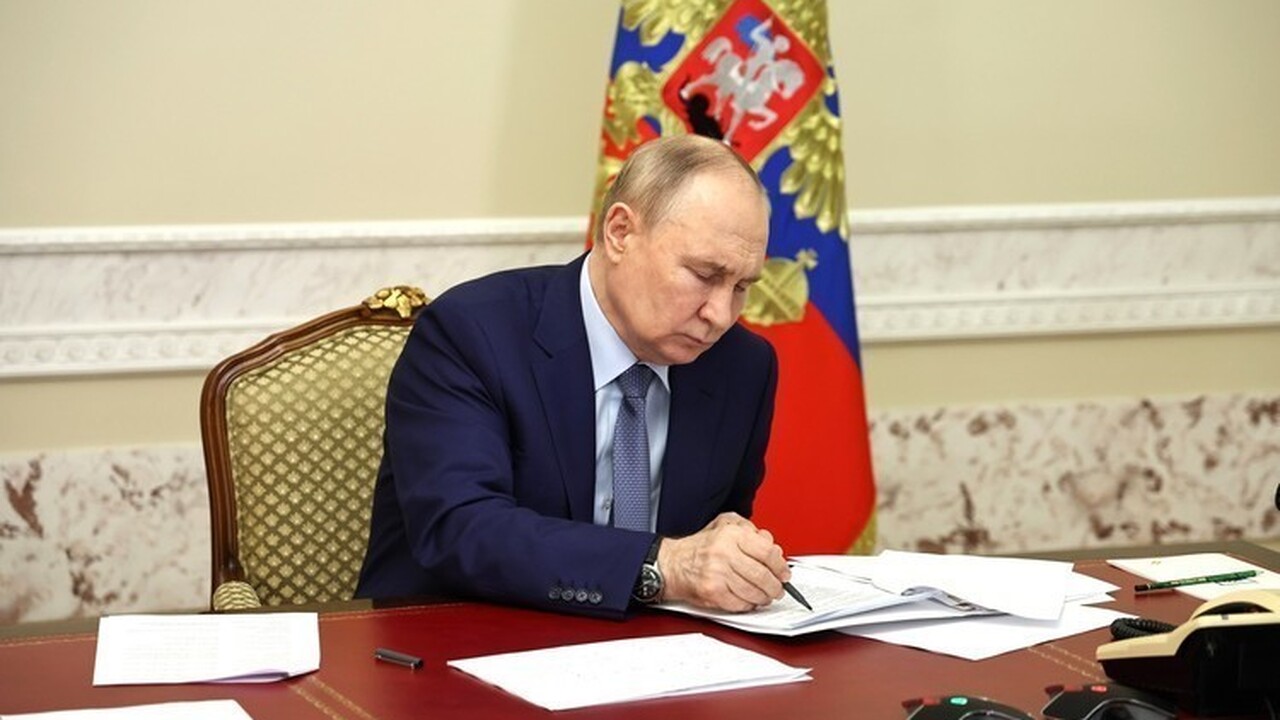 Президент РФ Владимир Путин утвердил новых пред...