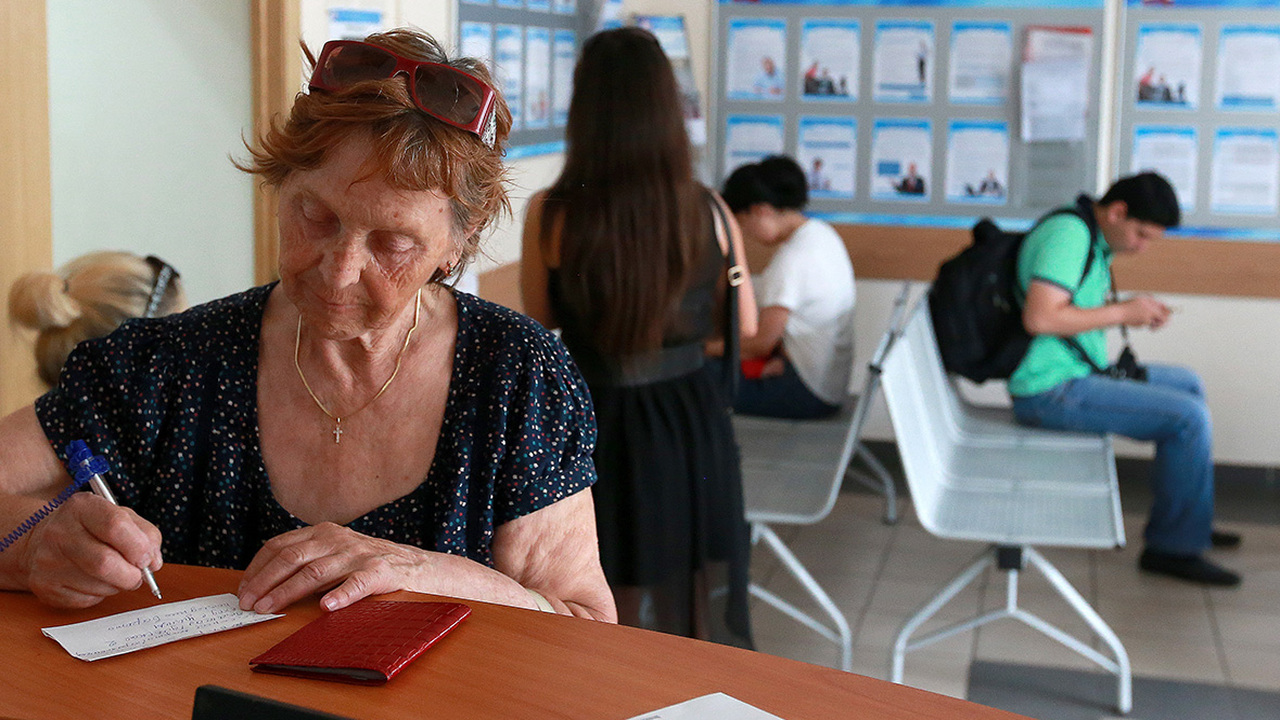 В июне должны выплатить сразу две пенсии. Пенсионерам объявили о приятном сюрпризе Пенсионеры России могут получить дополнительную...