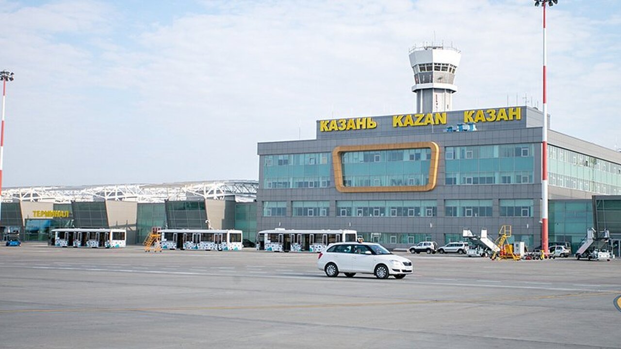Терминал аэропорта Казани эксперты сравнили с ларьком Эксперты раскритиковали проект нового терминала...