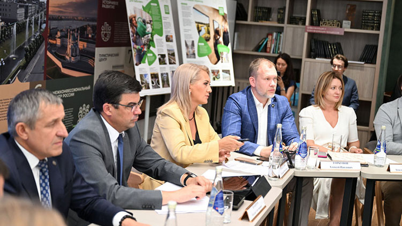 В Казани прошла первая встреча с пригородными р...