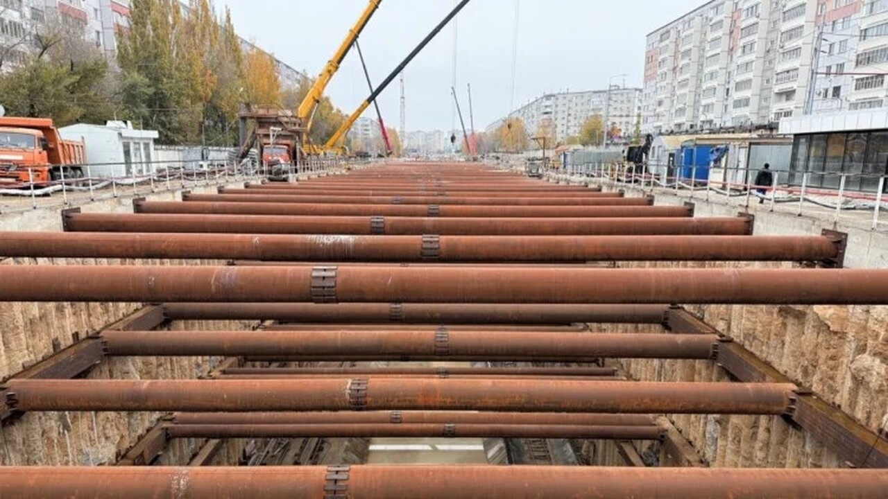 В Казани продолжают возводить первый участок вт...