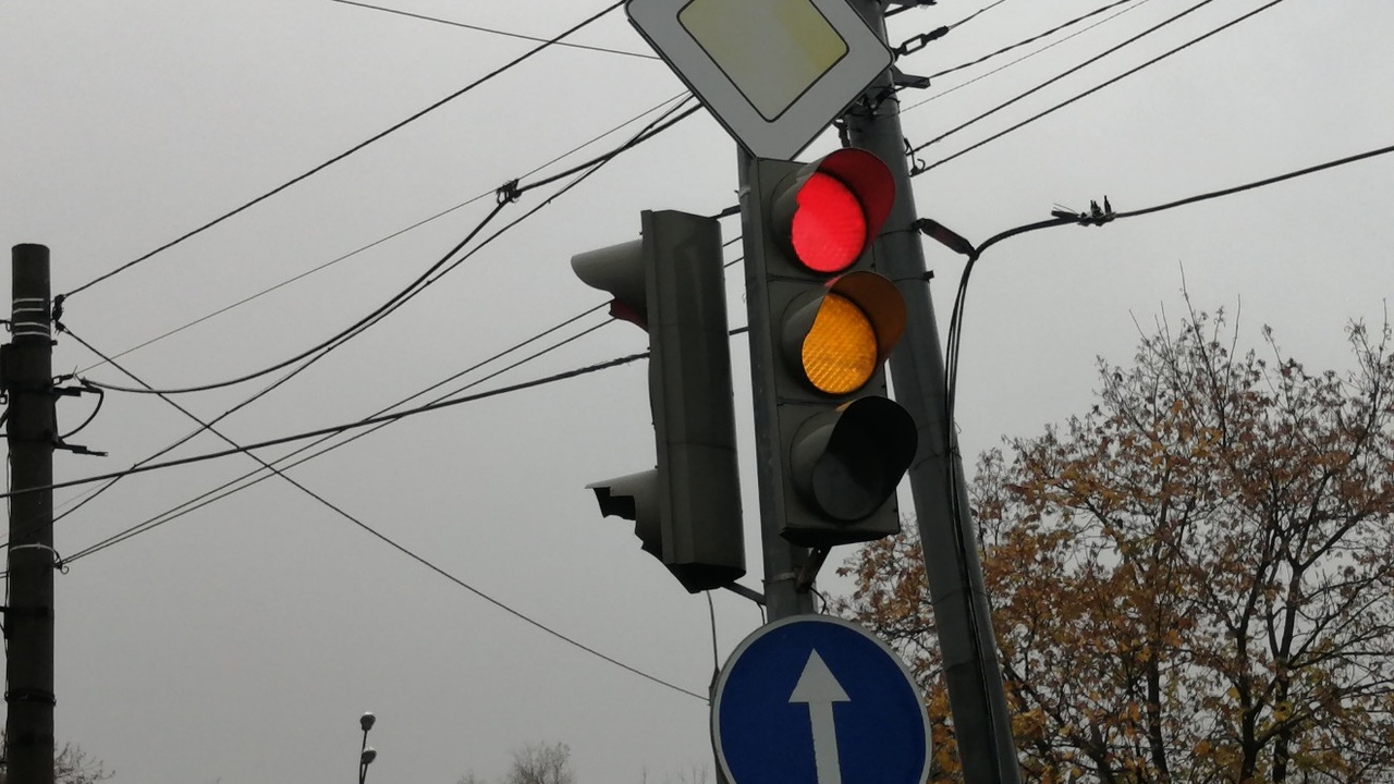 Водителей с дальтонизмом начнут отстранять от управления автомобилем В России вступает в силу обновленный перечень м...