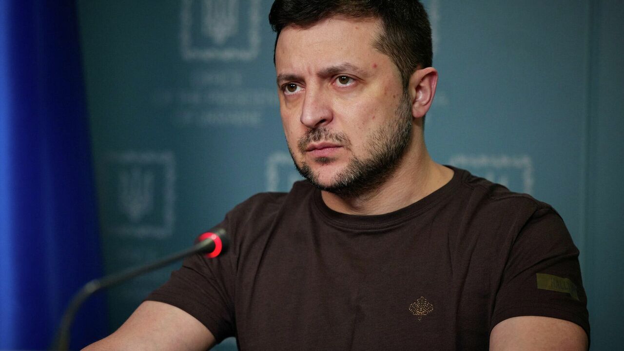 Украинская элита в слезах — чиновники Зеленского бегут из Киева в ожидании «Орешника» На фоне сообщений о возможной провокации со сто...