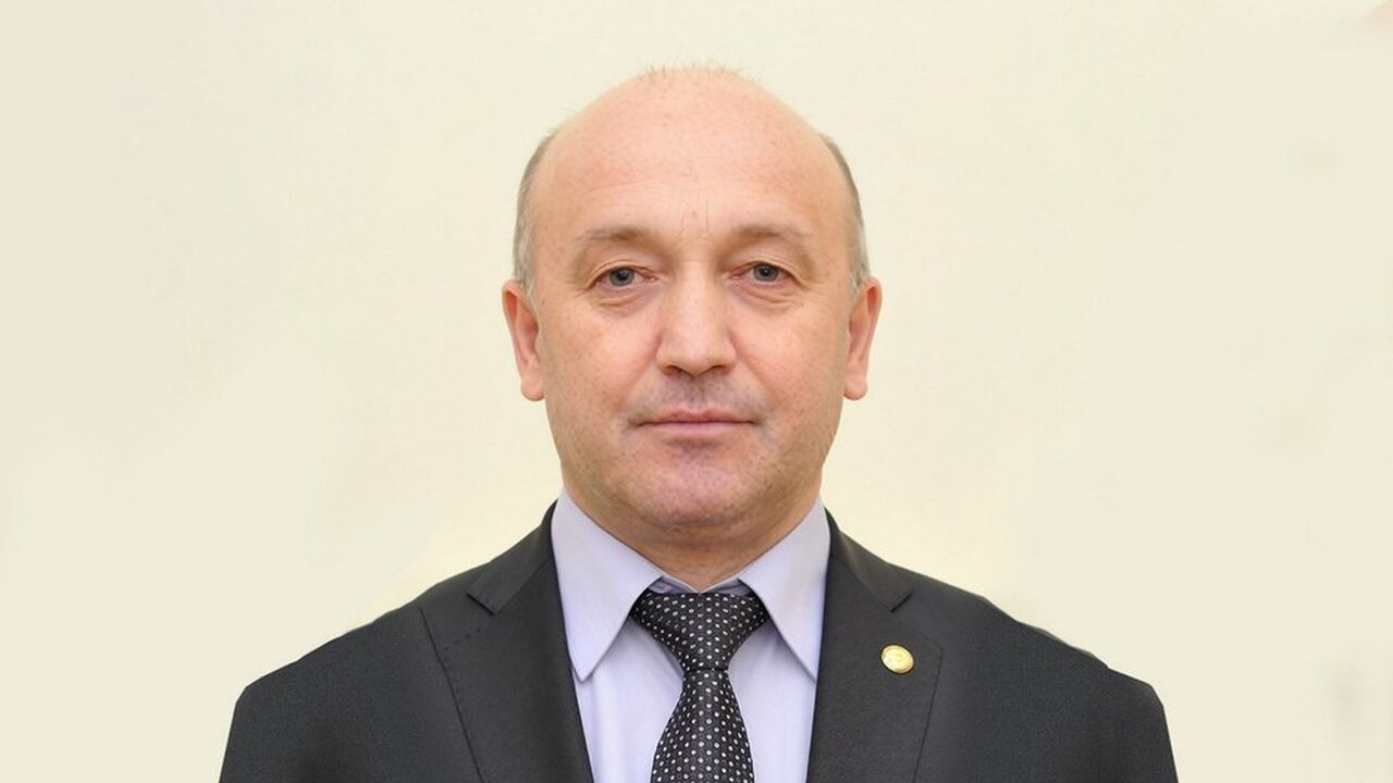 Сотрудники управления экономической безопасност...