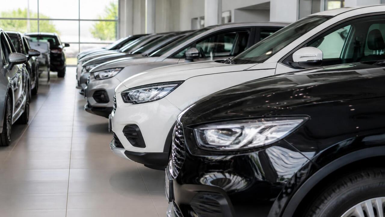 84% автомобилей в России продаются в черном, белом и сером цветах Исследование показало, что 84% автомобилей в Ро...