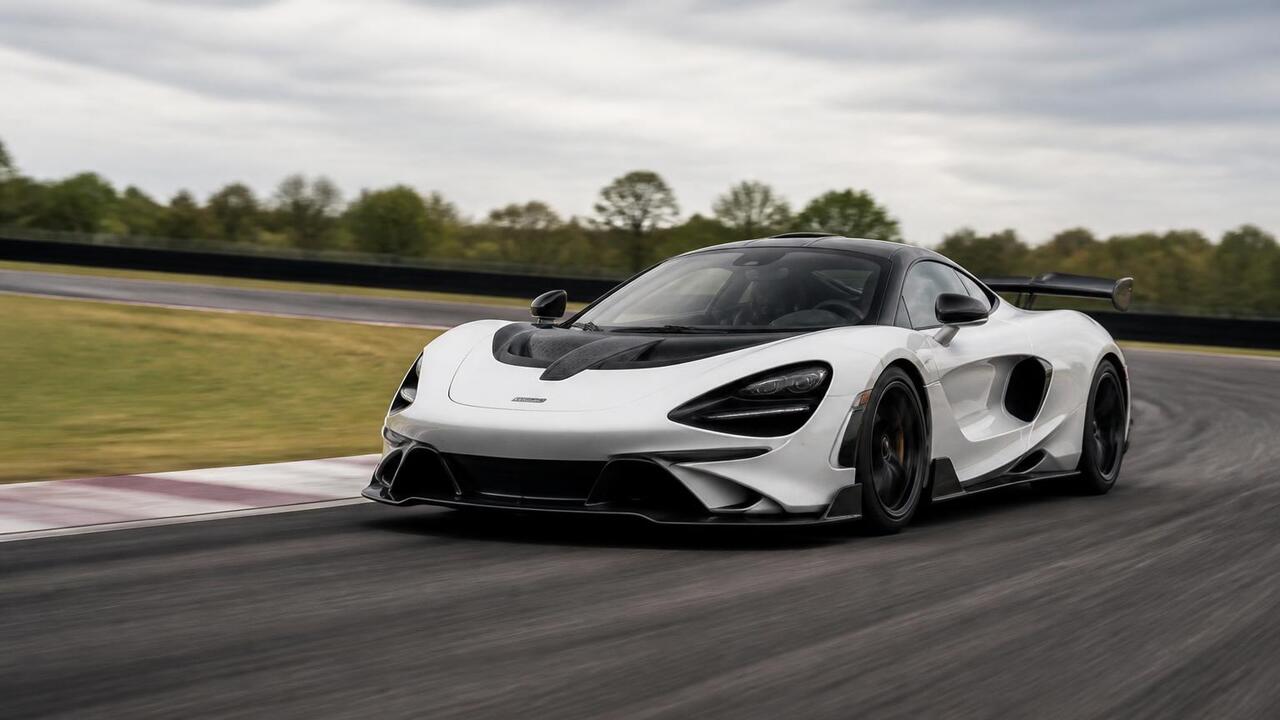 Углепластиковый кокон и 800 сил: McLaren представил суперкар 788 HS McLaren представил спецверсию суперкара 788 HS ...