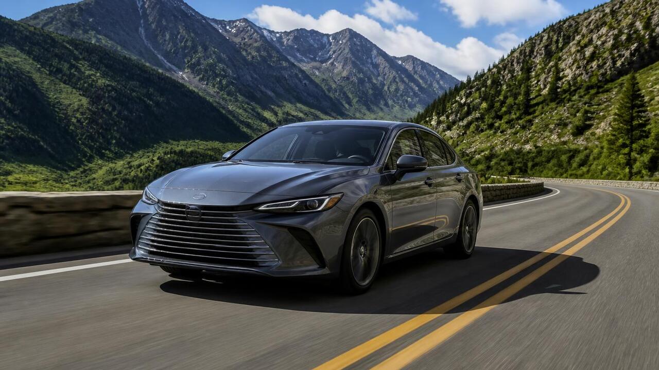 Гибрид Geely проехал 2700 км без заправки и установил рекорд Гибридный седан Geely Galaxy A7 EM установил ре...