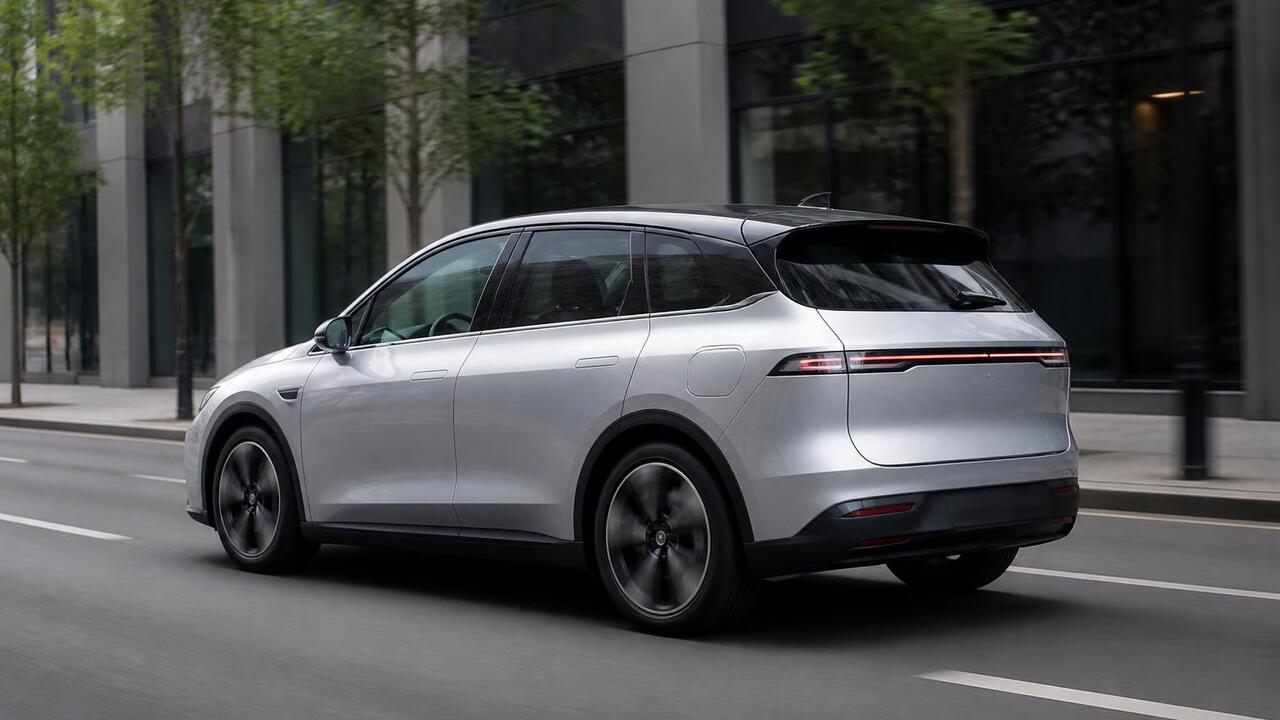 Китай представил электромобиль до 1 млн рублей Leapmotor представил бюджетный электромобиль A0...