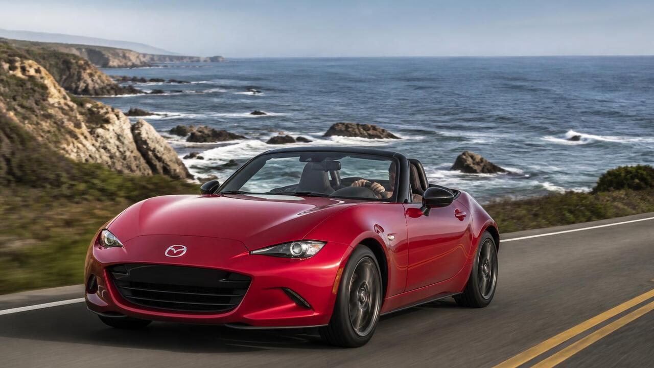 Старый спорткар внезапно помолодел: Mazda Roadster поставил рекорд спустя 11 лет Mazda Roadster ND достиг пика продаж в Японии с...