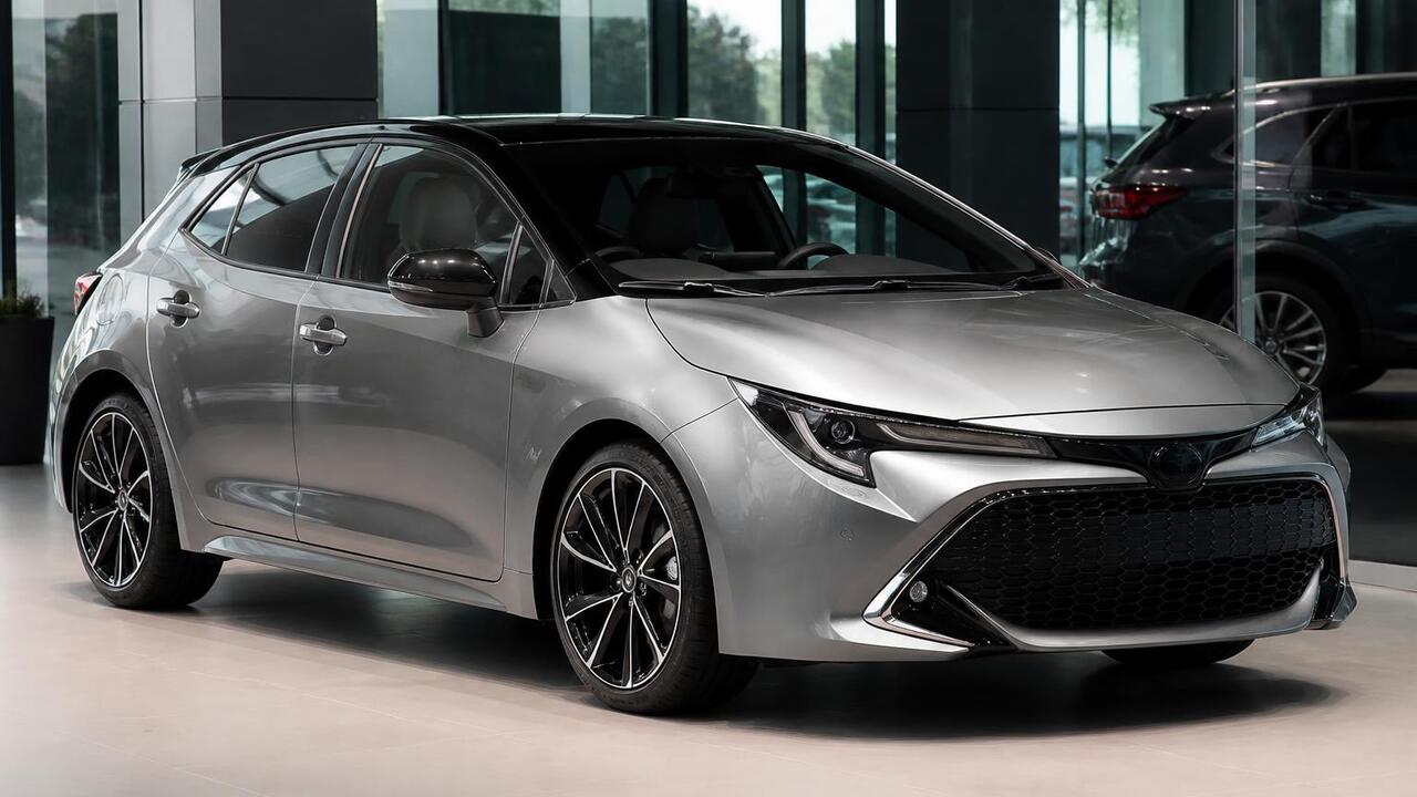 Toyota Corolla масштабно обновилась к юбилею: все изменения Toyota представила юбилейную версию хэтчбека Co...