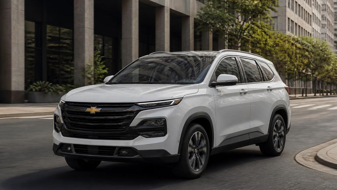 Трехрядный салон за ₽2,2 млн: на рынке появился кроссовер Chevrolet Captiva Chevrolet Captiva вернулся на российский рынок....