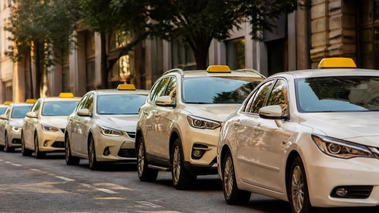 «Корейцы» против Китая: таксисты выбрали надежные авто Российские таксопарки назвали самые выносливые ...