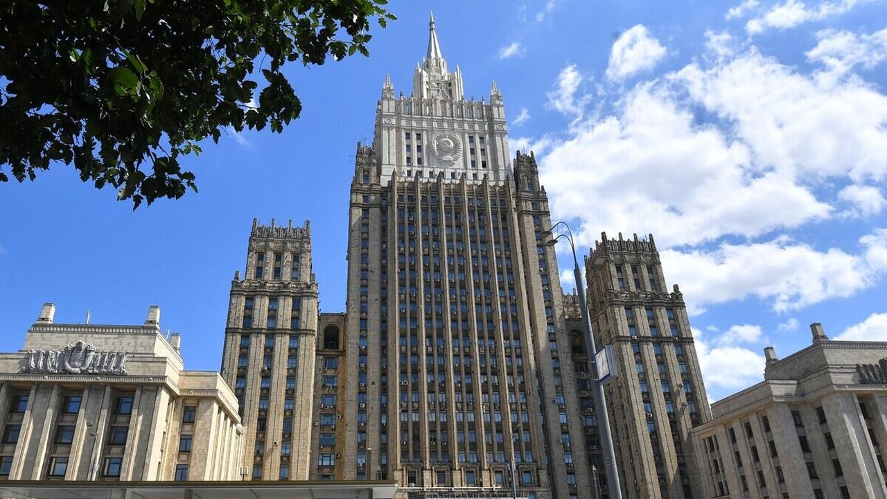 МИД РФ вводит новые ограничения въезда и выезда для детей с 2026 года С 2026 года российские правила пересечения гран...