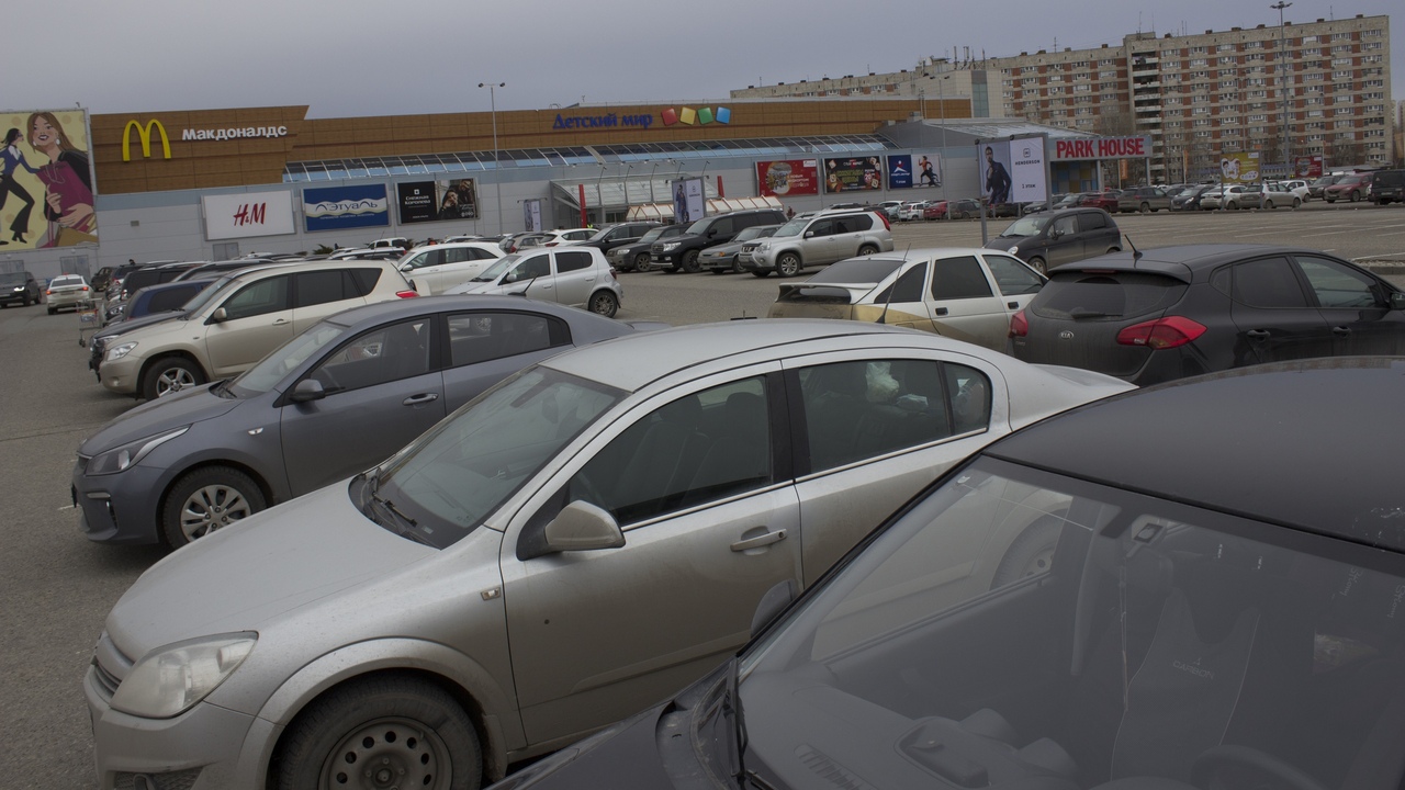 Автовладельцы теряют зеркала и диски из-за всплеска краж В России увеличился спрос на автомобильные комп...