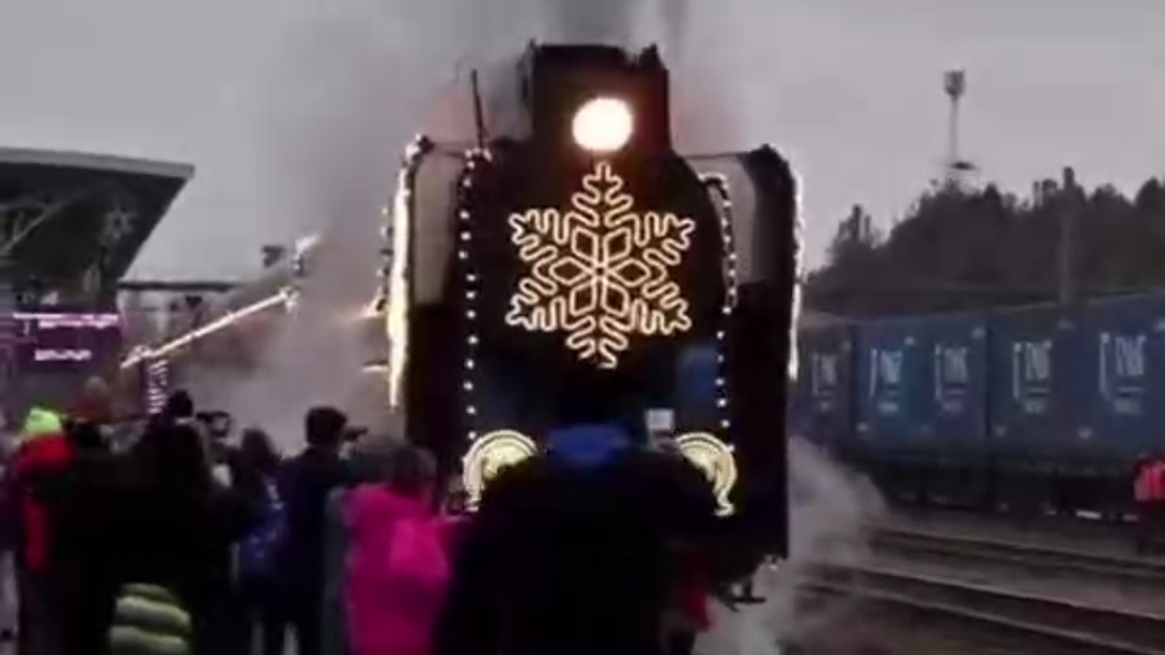 Впервые в Казани! Поезд Деда Мороза прибудет 22...