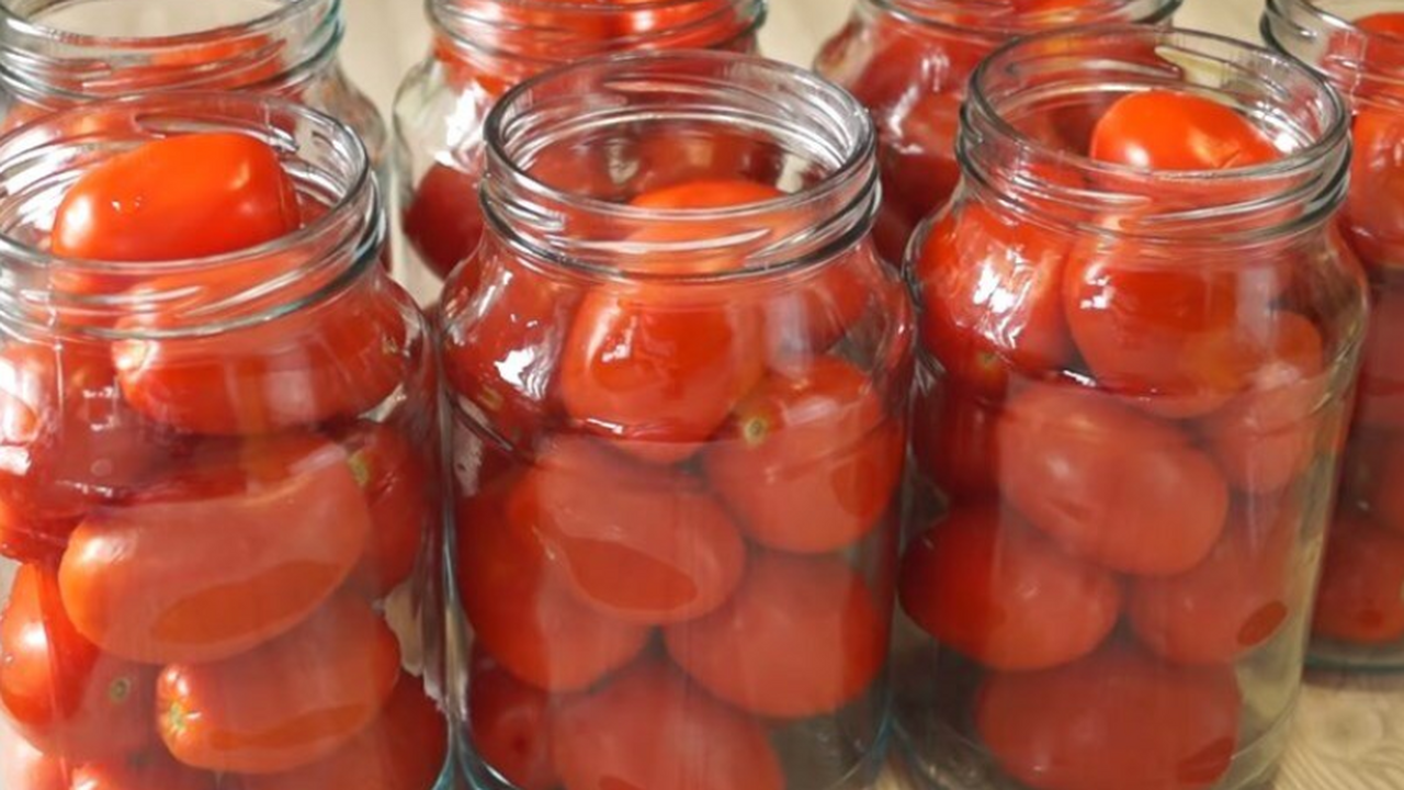 Простые маринованные помидоры без лишних хлопот