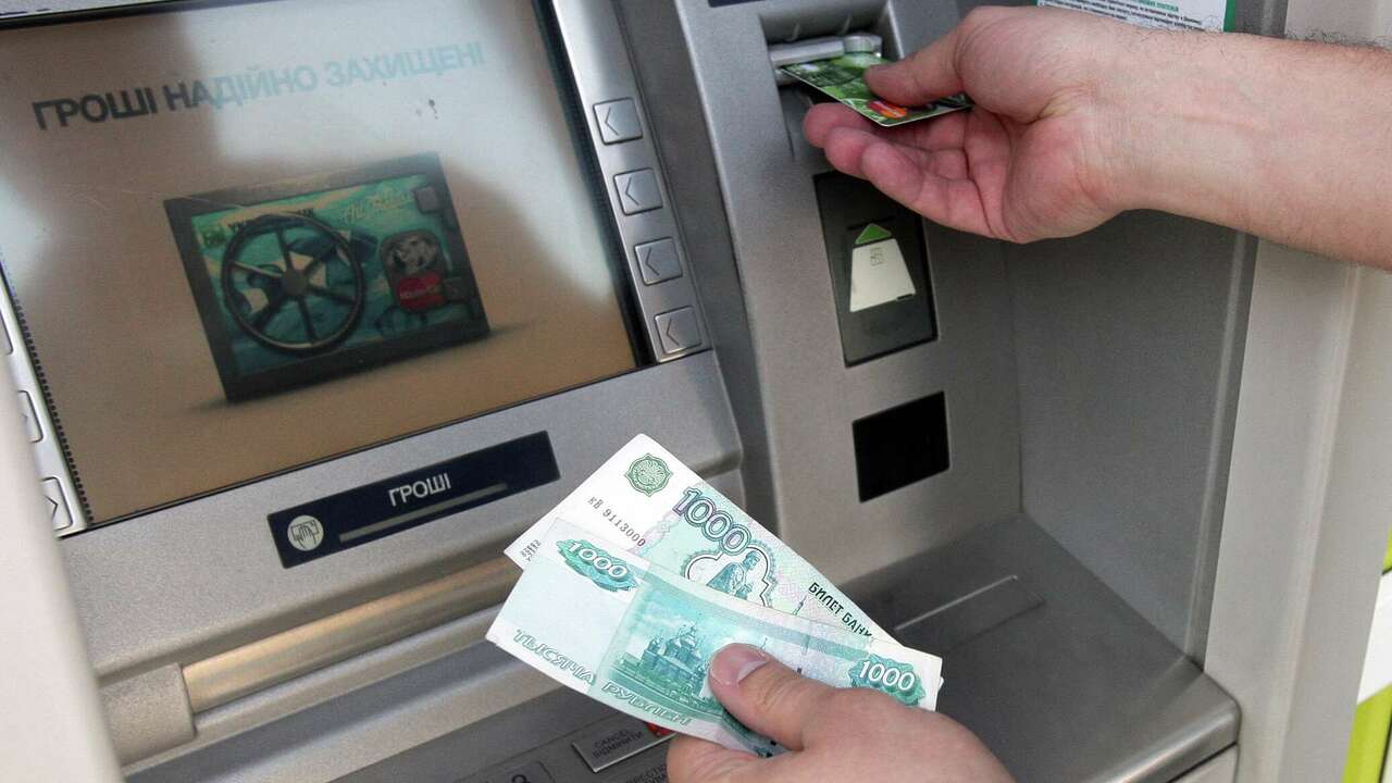 Снять деньги в банкомате не получится: коснется всех россиян с 14 мая из-за обстоятельств в стране В Подмосковье и других регионах фиксируются сбо...