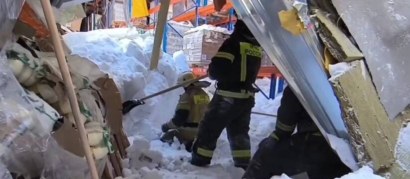 В Зеленодольске на складе, где утром обрушилась...