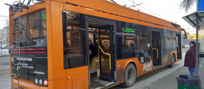 Утренний час пик в Казани стал свидетелем массового застоя троллейбусов, сообщает информационное агентство.