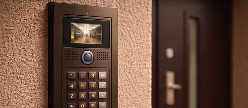 В Казани 300 домофонов настроят под режим атаки БПЛА В казанском микрорайоне Азино планируют заменит...