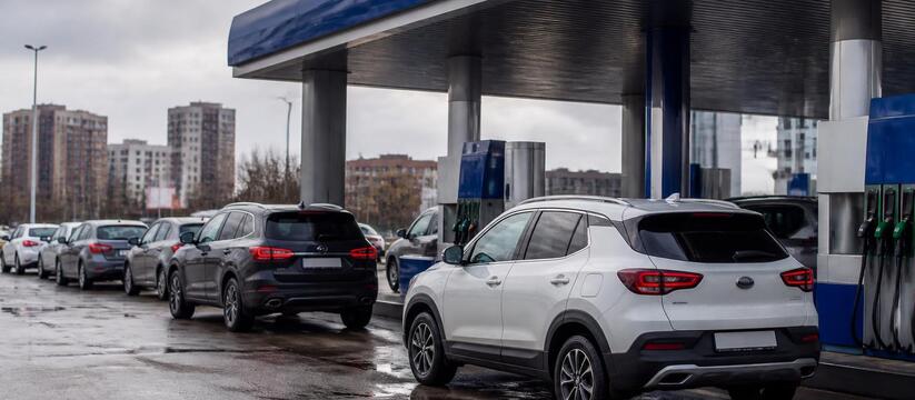 На пяти казанских АЗС цены на бензин выросли до...