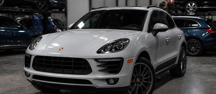 Porsche сглаживает переход на электротягу складским запасом кроссоверов Porsche завершает производство бензинового Maca...