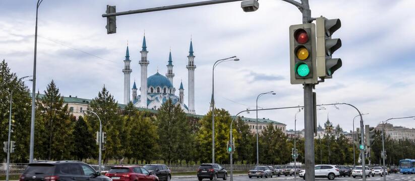 В Казани к системе АСУДД подключат дополнительно 12 «умных» светофоров В Казани до конца года к АСУДД подключат 12 нов...