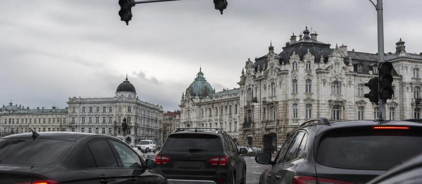 В Казани на шести перекрестках из-за аварии пог...