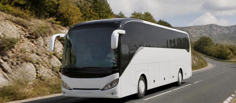 Новый автобус за 6,2 млн рублей поступил в продажу с системами безопасности В России стартовали продажи автобуса Touring Bu...