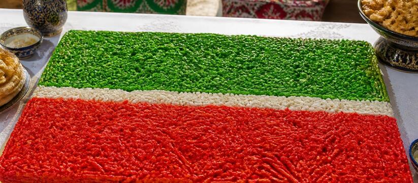 В Казани установили новый рекорд: самый большой флаг РТ из чак-чака В Казани установили новый рекорд: флаг Татарста...