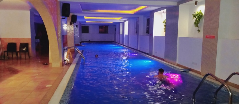 В рамках крупнейшего в России мероприятия по плаванию для людей с синдромом Дауна, турнира под названием "Единение в победе", стартует спортивное состязание в городе Казани.