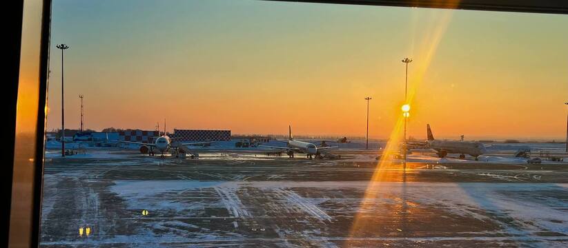 Пассажиры рейса Санкт-Петербург — Казань провел...