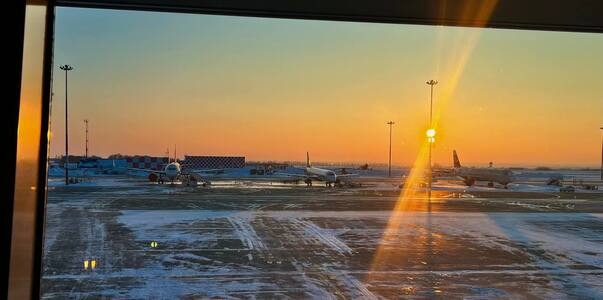 Ночная задержка в Казань: люди спали на полу аэ...