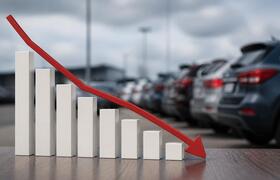 Продажи автомобилей продолжили снижаться в Китае