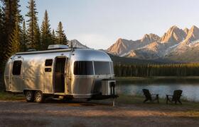 Airstream представил доступный кемпер-трансформ...