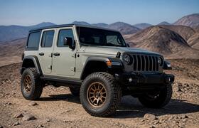 Jeep воскресил легендарный Wrangler Laredo: вне...